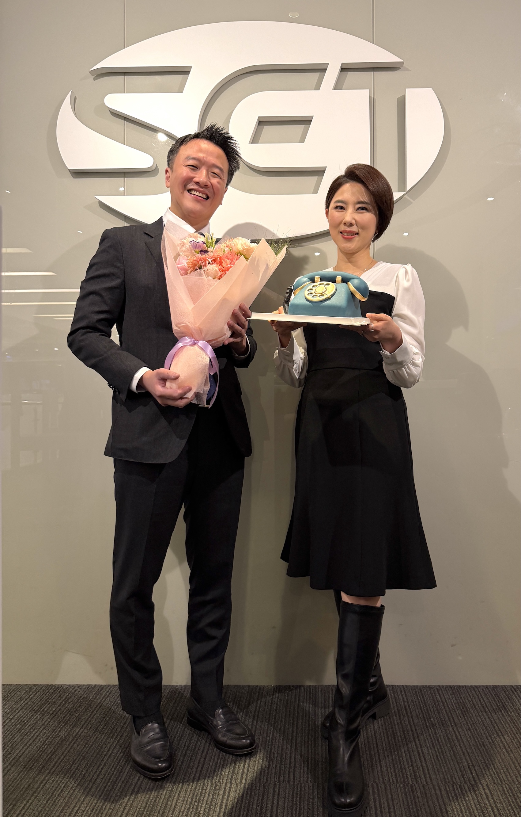 許貴雅與李正皓在《新台灣加油》最後一集，空中同框完成交接。（圖／三立提供）