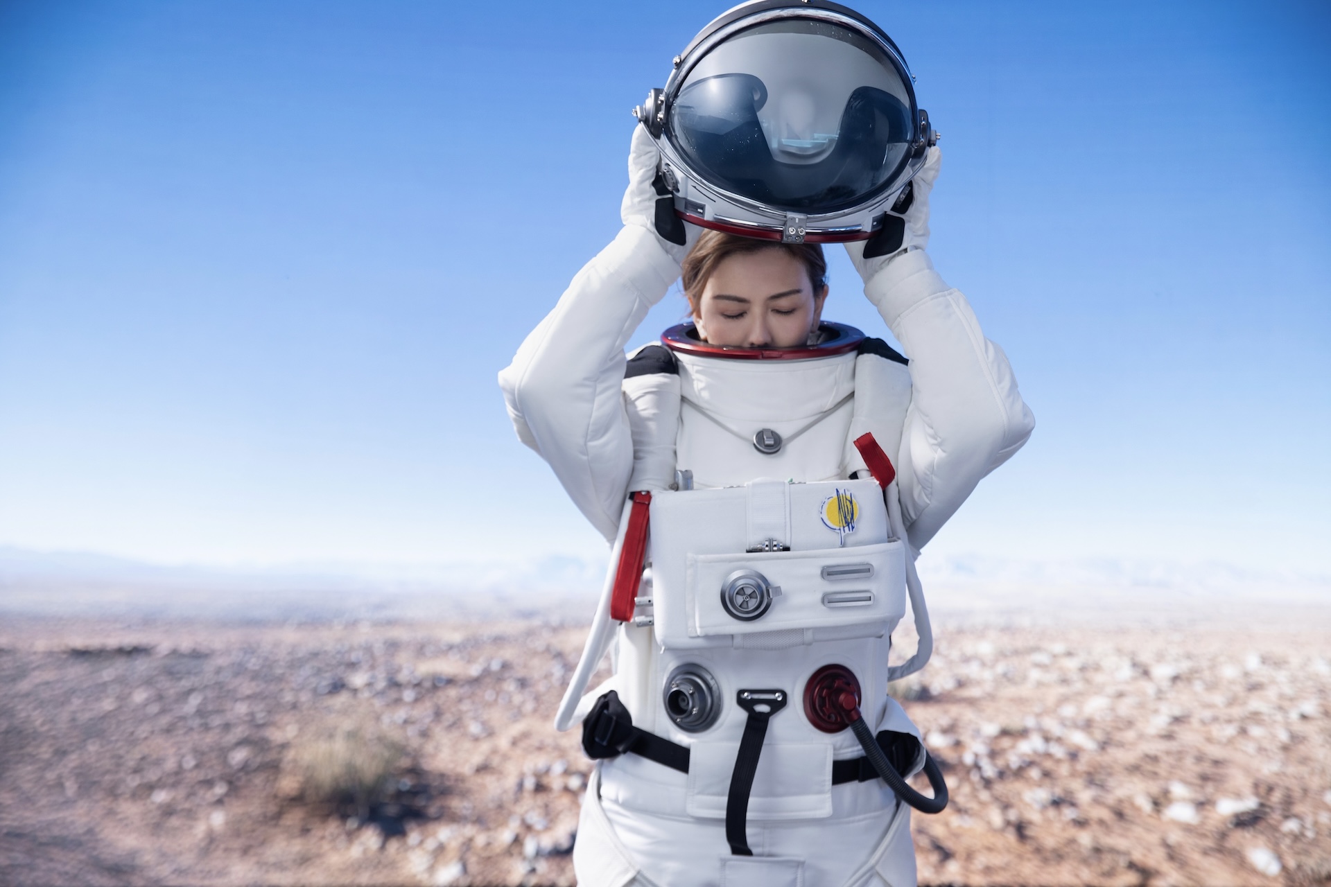 孫燕姿化身太空人。（圖／Make Music提供）