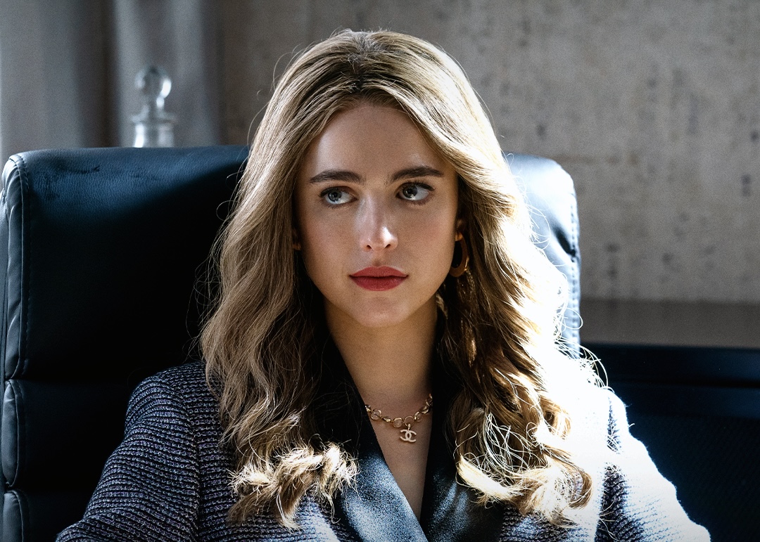 瑪格麗特庫利在《豪門殺人指南》中飾演蛇蠍美人。(圖/CATCHPLAY提供)