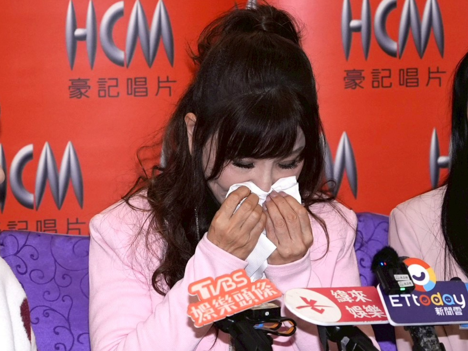 龍千玉淚腺很發達。(圖/記者許方正攝)