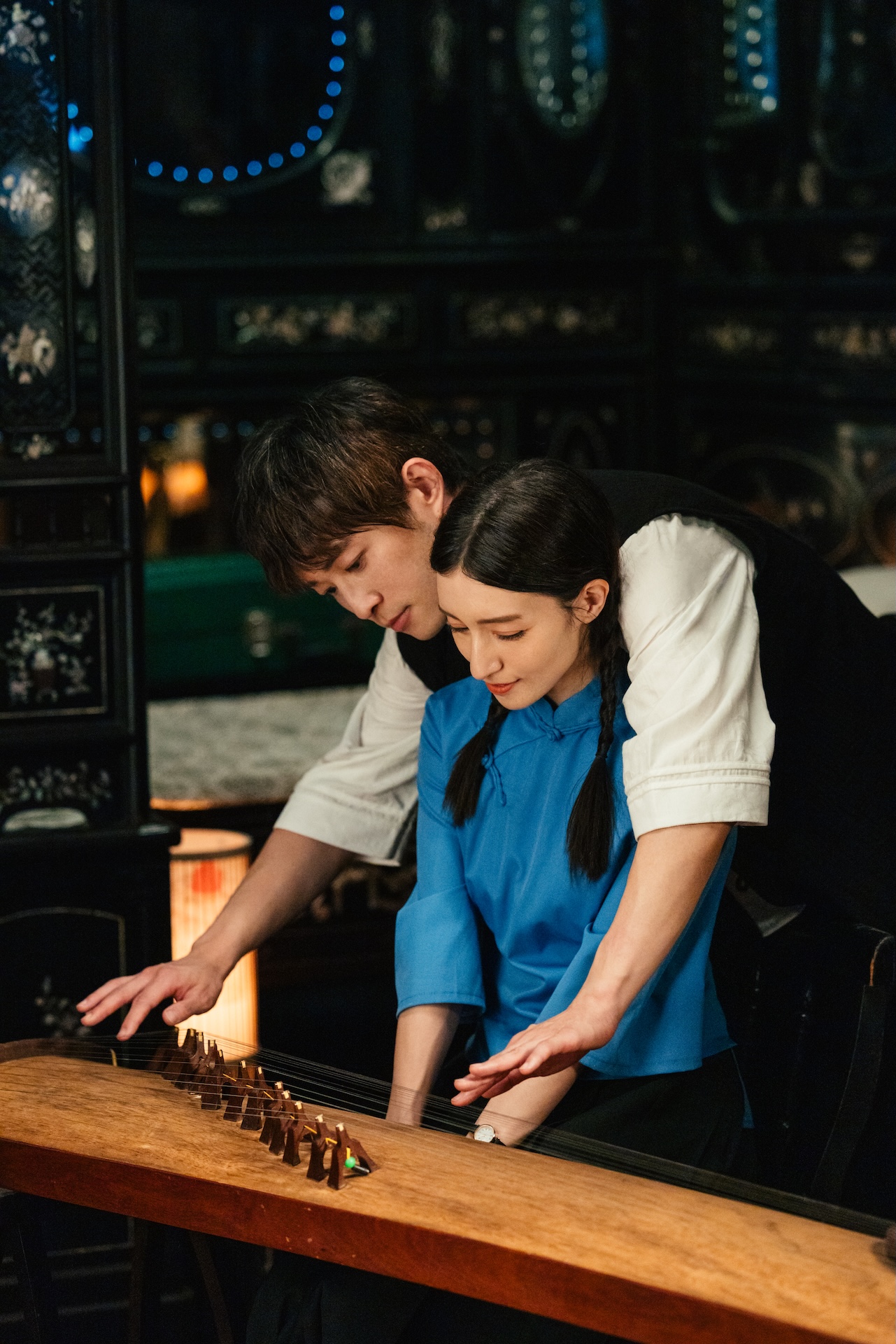 宇豪（左）、Lara合體演MV。（圖／喜鵲娛樂提供）