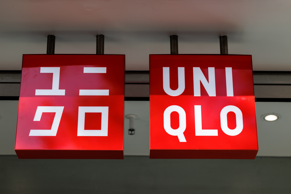 日本UNIQLO近年傳出小偷利用自助結帳，讓其他顧客多付錢。（示意圖／AP／達志）