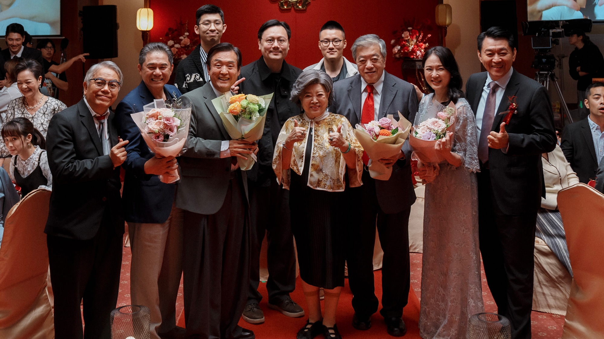 《雙囍》集結陳淑芳、檢場、林在培等多位資深演員。（圖／水花電影提供）