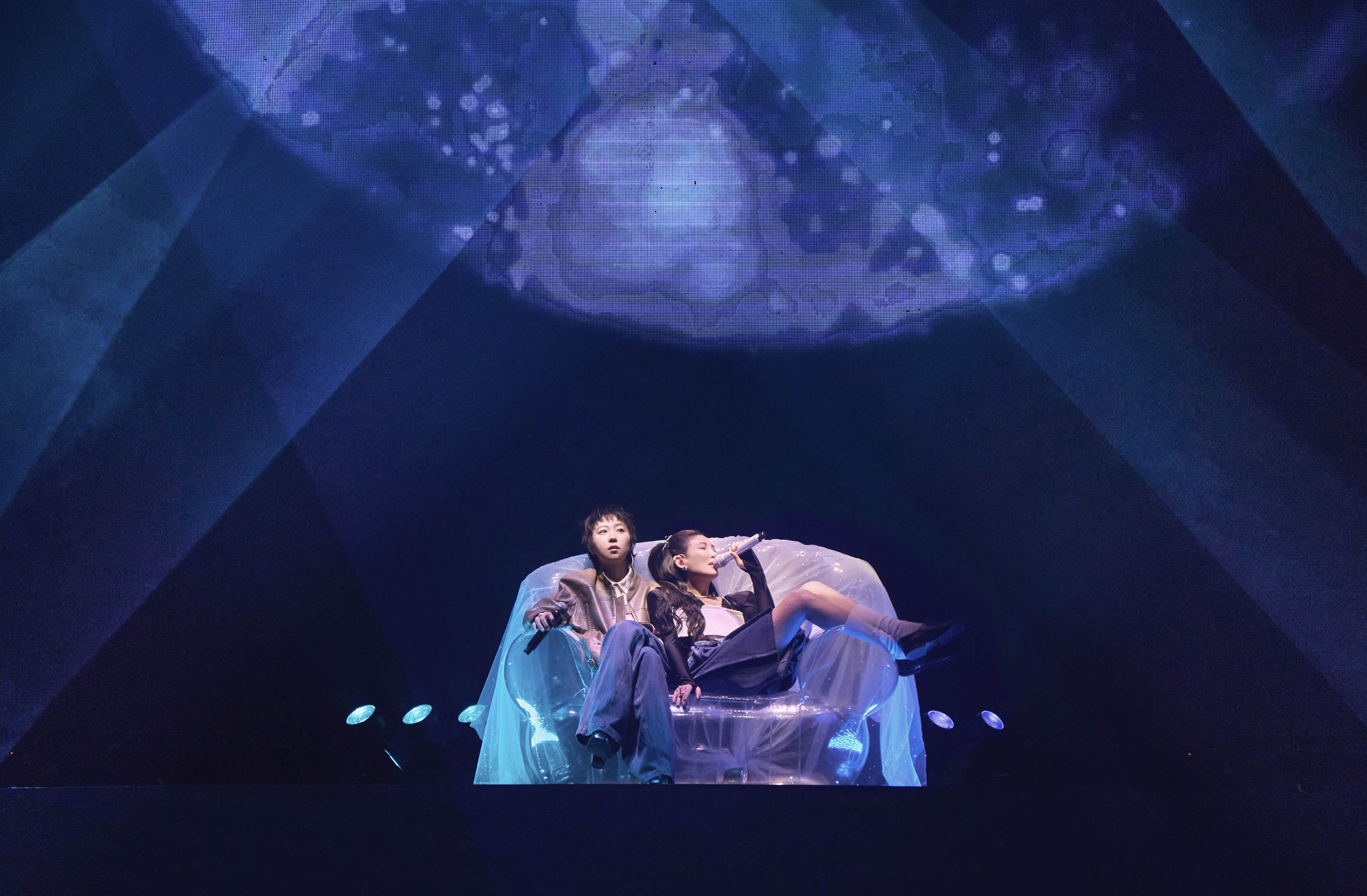 魏如萱小巨蛋演唱會「怪奇的珍珠」第二天，好友竇靖童驚喜現身擔任嘉賓。（圖／好多音樂提供）