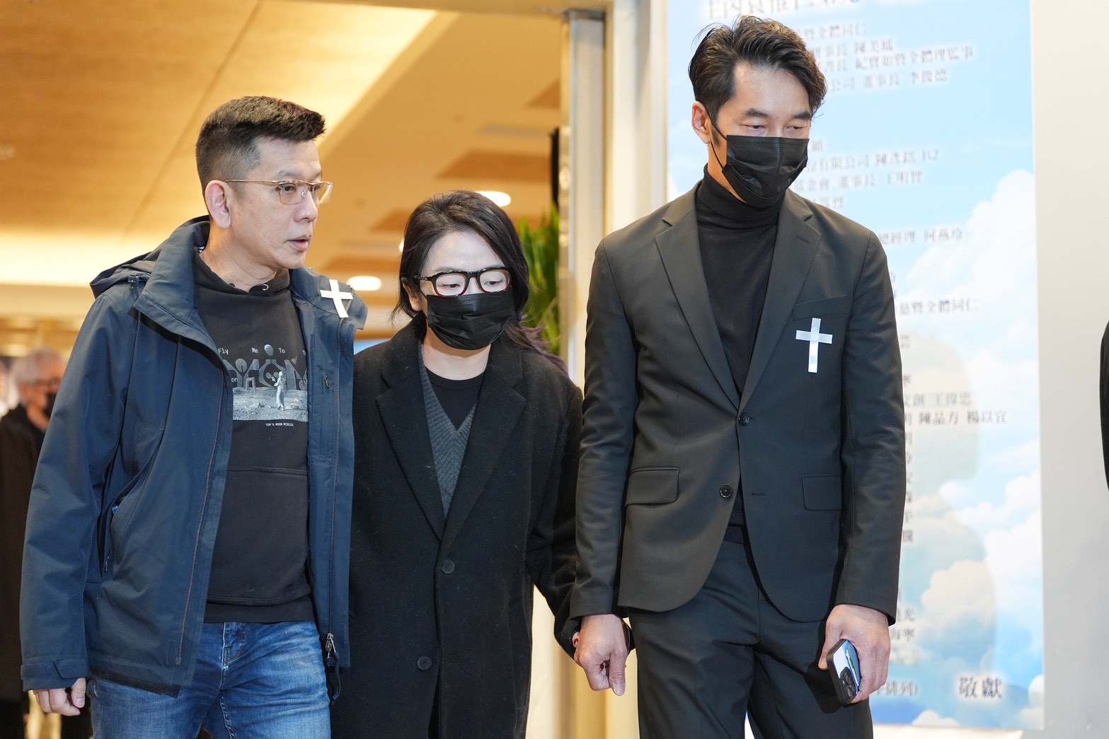 陶晶瑩、李李仁一同出席袁惟仁告別式。（圖／記者陳明中攝）