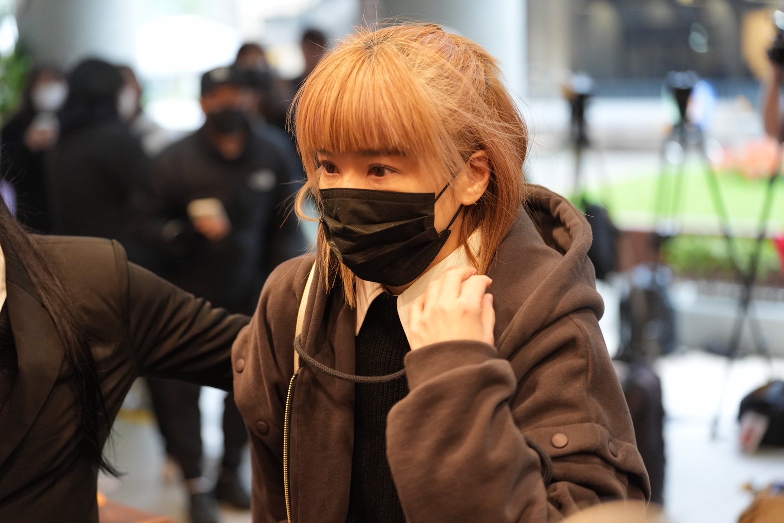 陸元琪神情哀戚。（圖／記者陳明中攝）