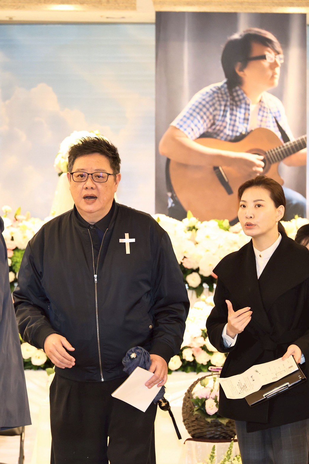 莫凡（左）一早就現身送好友。（圖／娛樂中心攝）