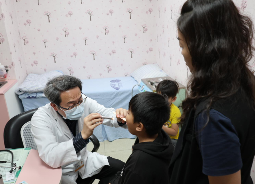 食人菌家庭群聚。(圖/彰化醫院官網)