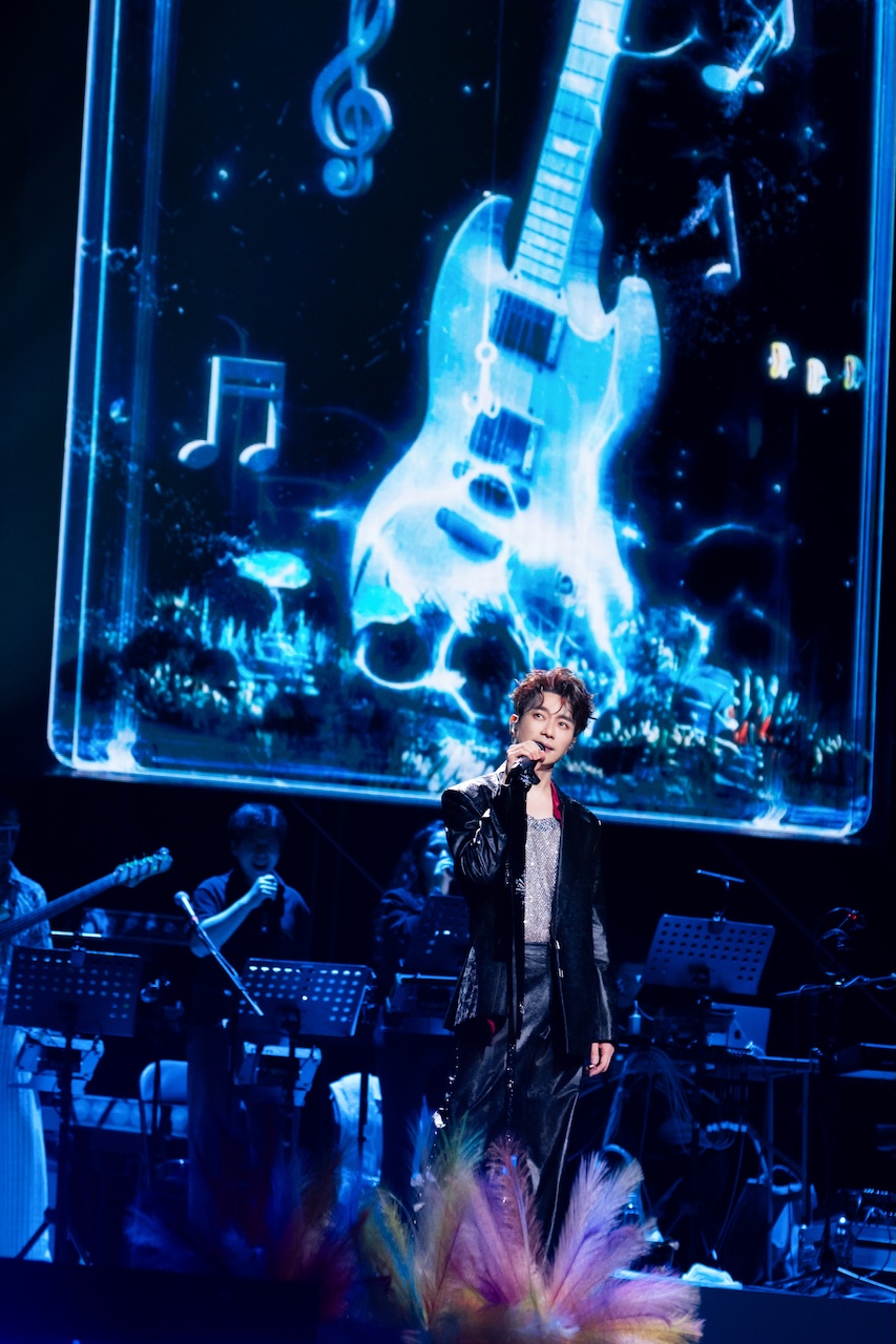 張棟樑也可以很搖滾。（圖／《第21個故事》巡演官方提供）