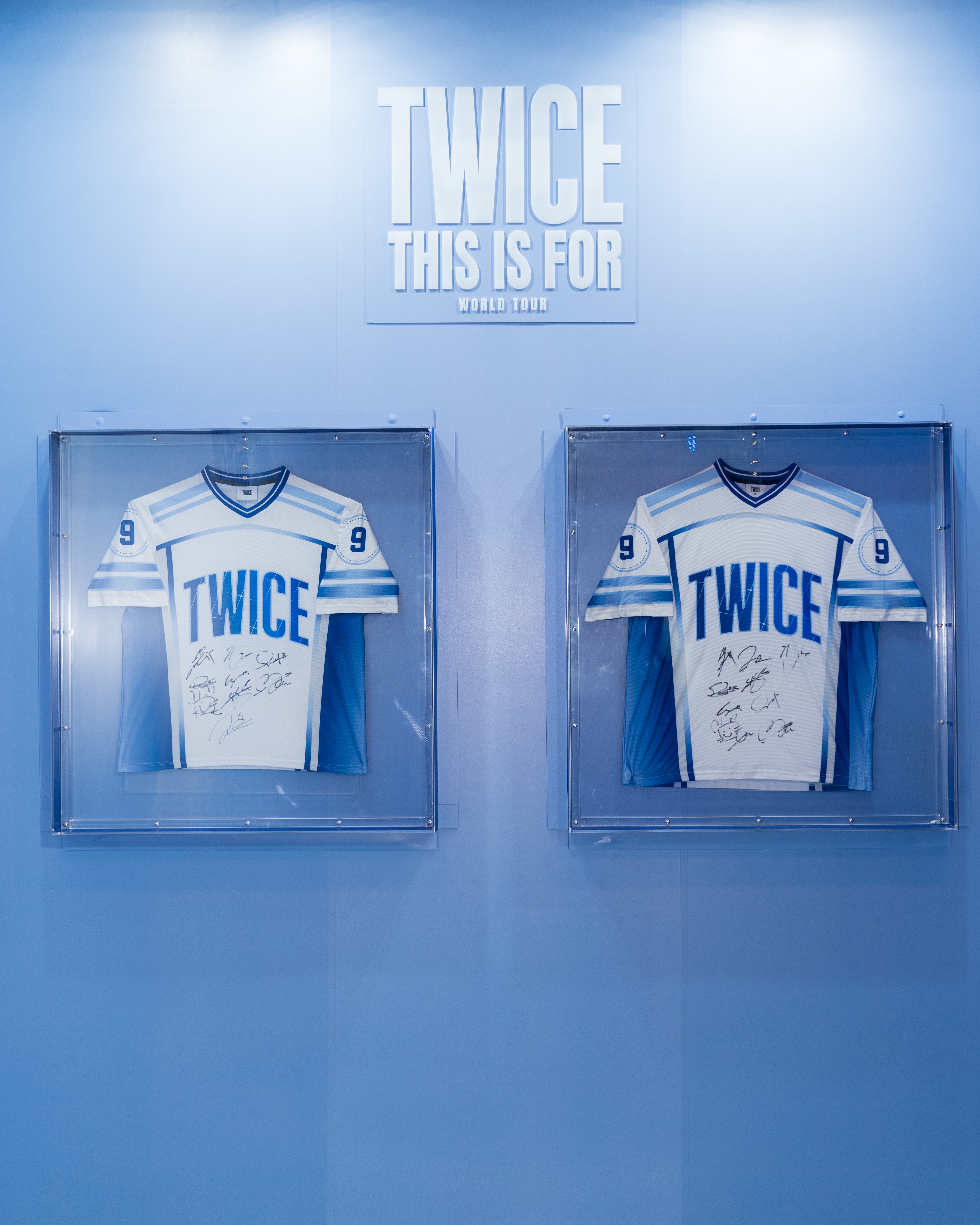 TWICE快閃店將展出親筆簽名球衣。（圖／Live Nation Taiwan提供）