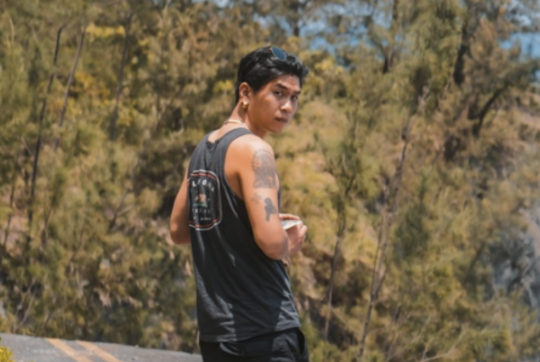 雷擎公路單曲〈藍色公路〉記錄一趟說走就走的環島巡演。（圖／春雷音樂提供）