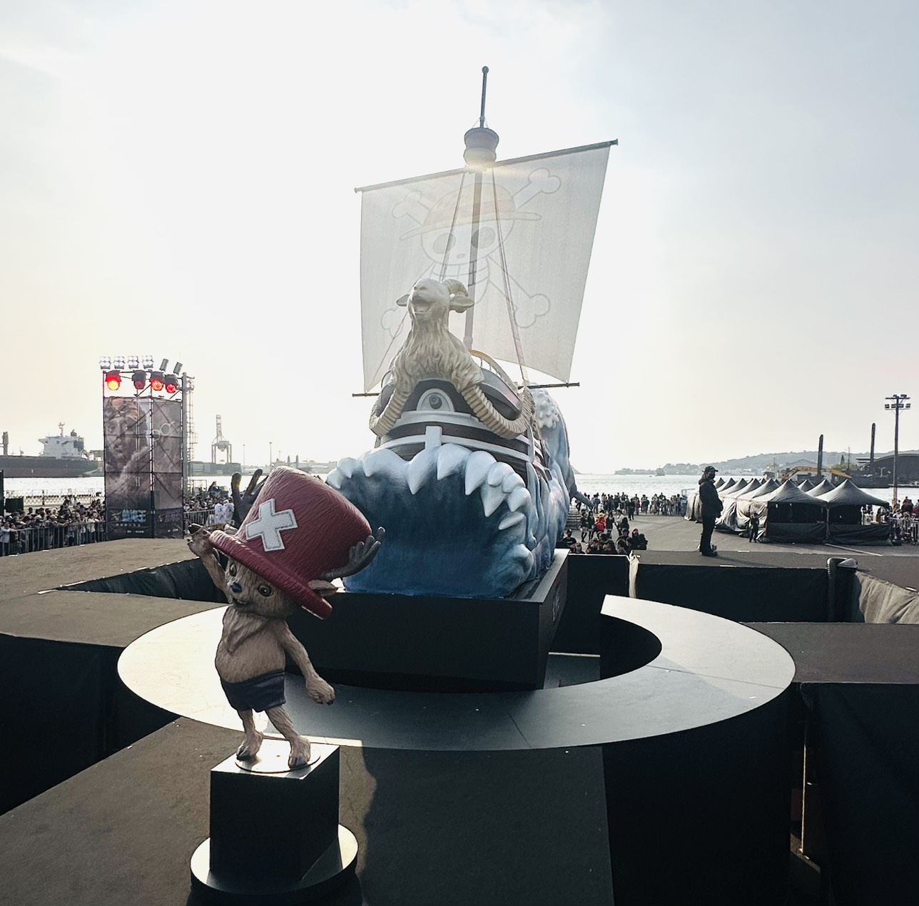 《航海王》在高雄舉行「媽祖護航！草帽海賊大遊行」遊行活動。（圖／記者粘湘婉攝）