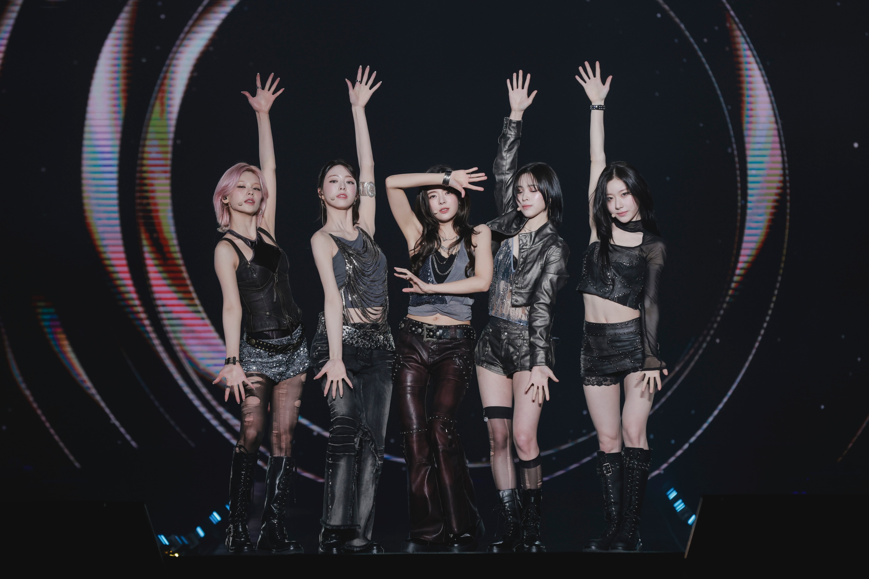 ITZY壓軸登場獻唱經典神曲，禮志（左起）、有娜、Lia、留真、彩領。（圖／SHOWOFFICE提供）