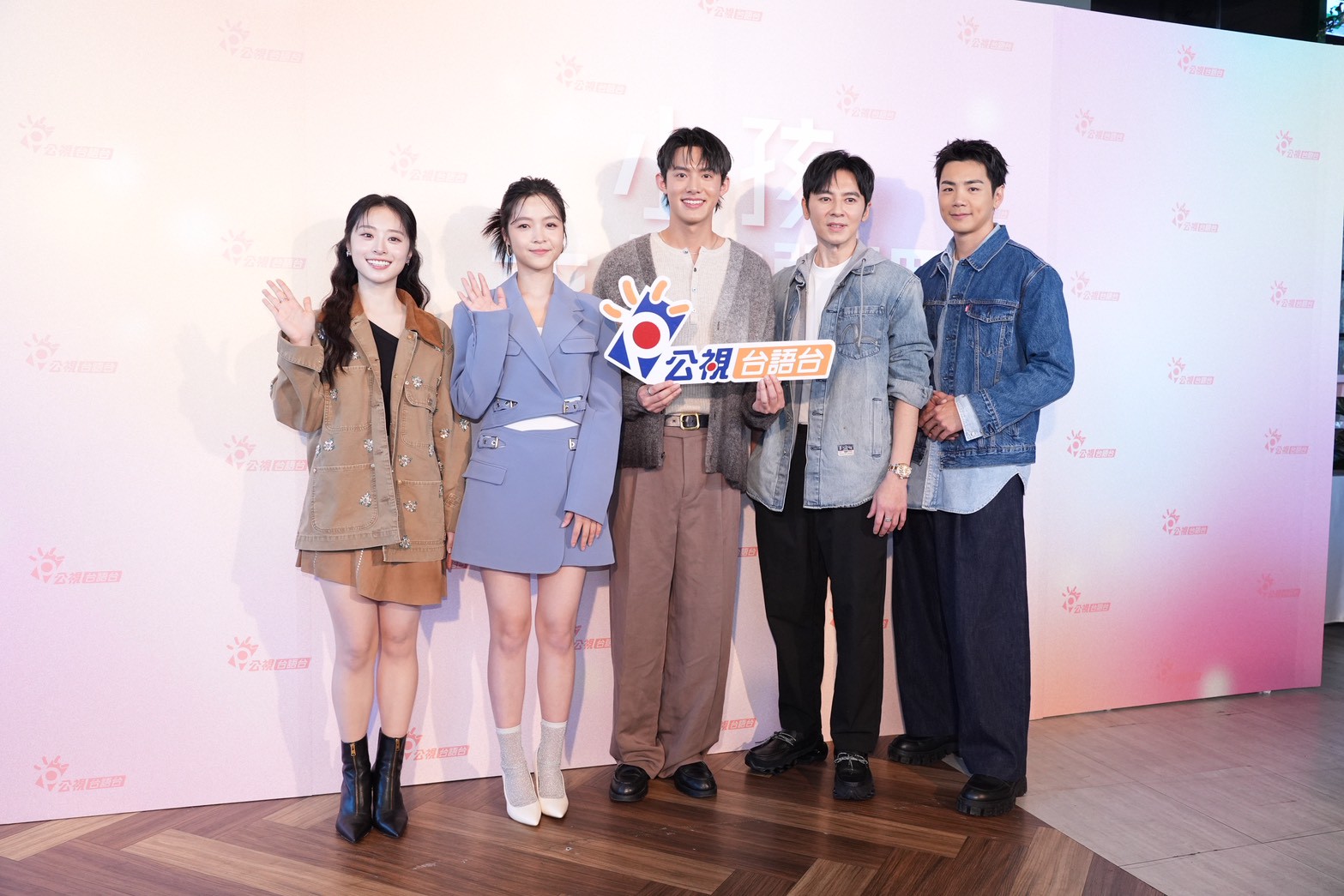 李國毅、禾浩辰、玨君、余杰恩、許莉廷出席記者會。（圖／記者許方正攝）