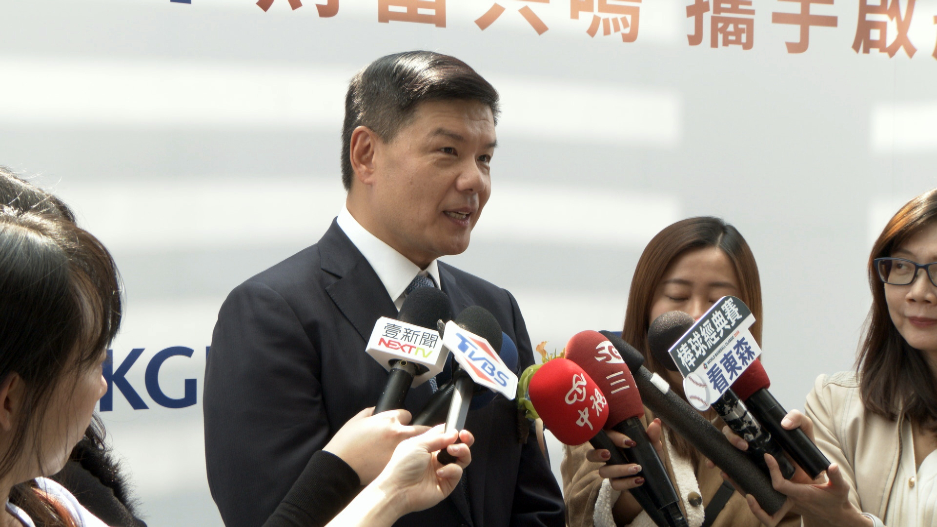 凱基金控總經理楊文鈞接受媒體採訪（圖／凱基金控提供）