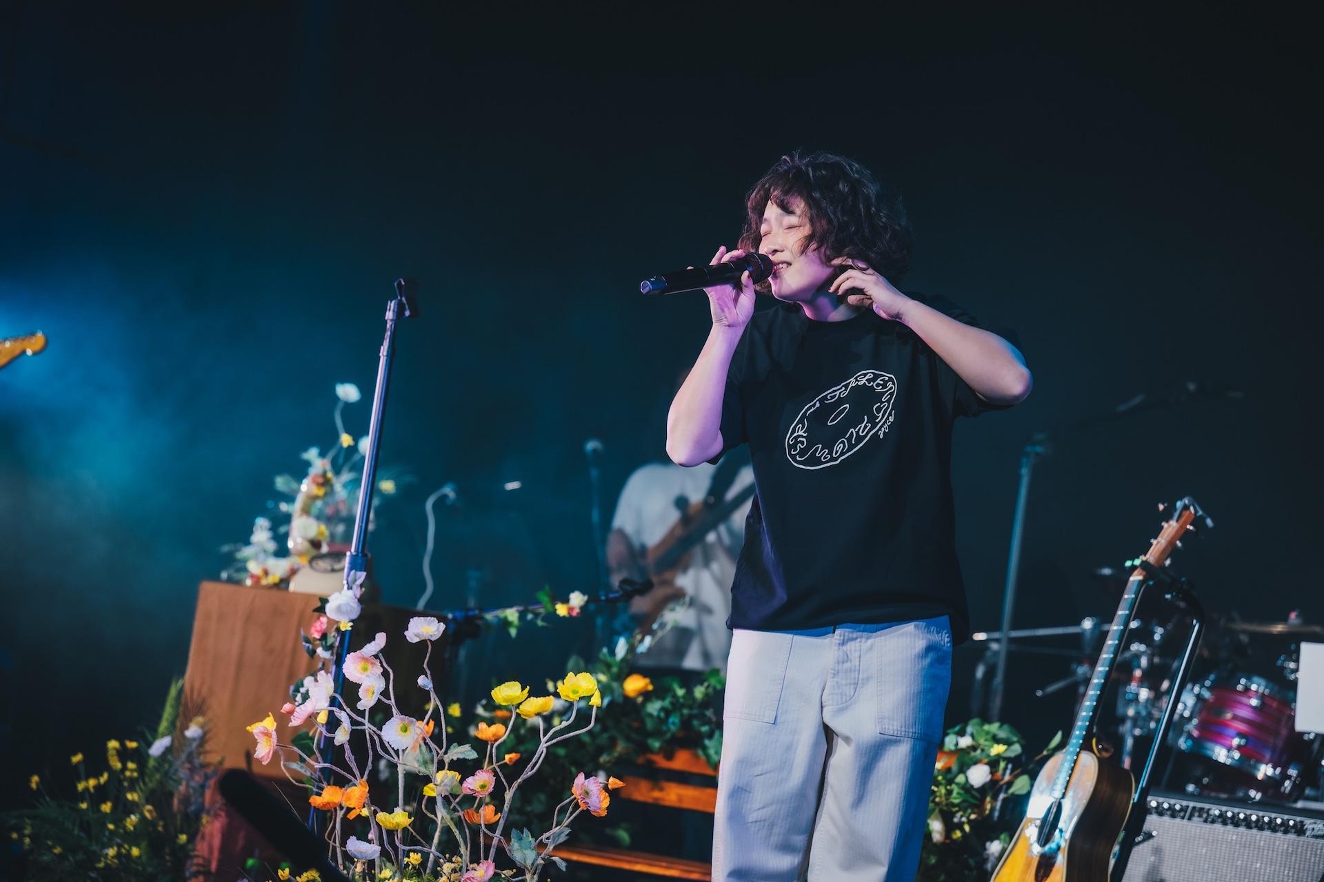 JOYCE就以斯賣力演唱。（圖／瓢蟲音樂提供）