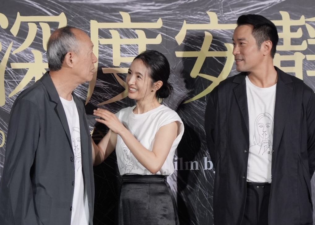 張孝全（右起）和林依晨很尊敬金士傑。（圖／記者陳明中攝）