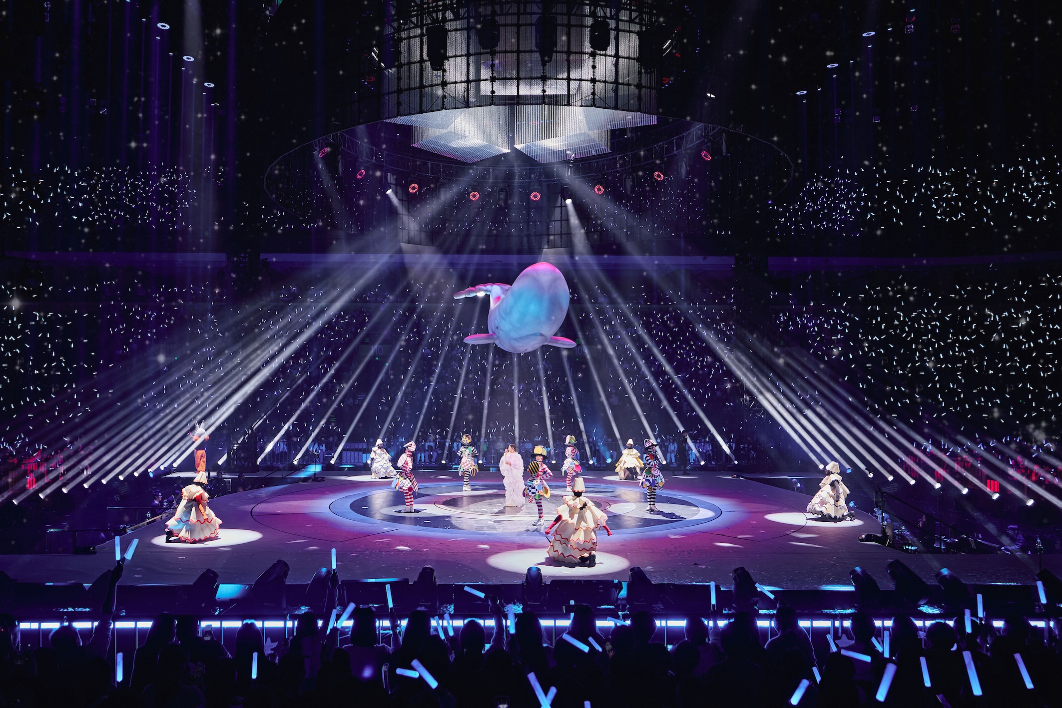 飛天鯨魚也一起前往美國表演。（圖／相信音樂提供）