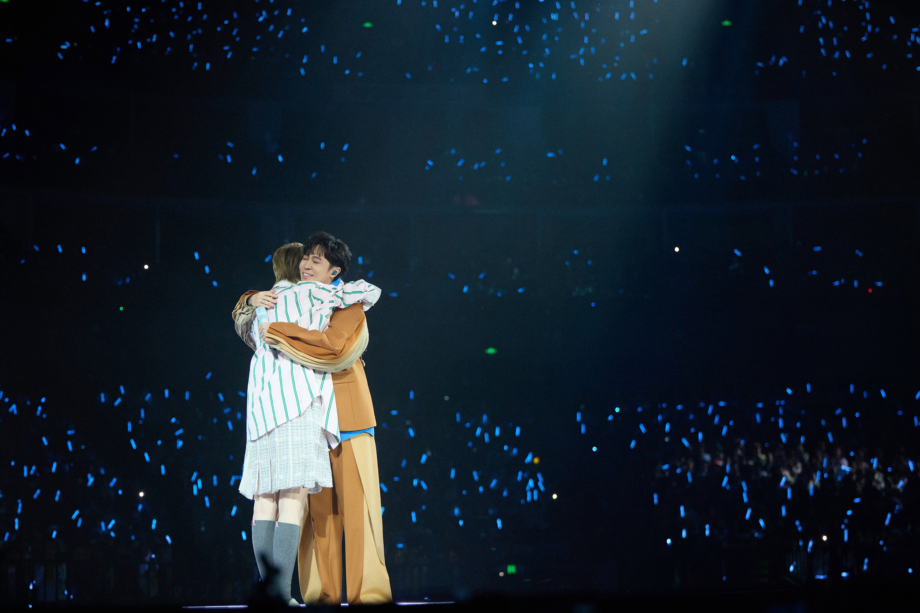 歌名〈春雨裡〉巧妙對應李宇春，回文密碼寓意「回頭隔空給彼此一個擁抱」。（圖／哈里坤的狂歡提供）