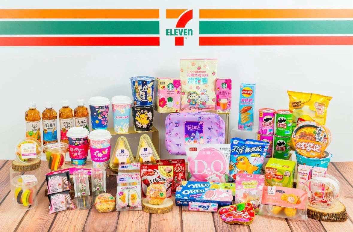 小七全台門市也呼應高雄櫻花季活動與全民共迎浪漫春日，自3月4日至3月31日推出櫻花主題專案架。（圖／7-ELEVEN提供）