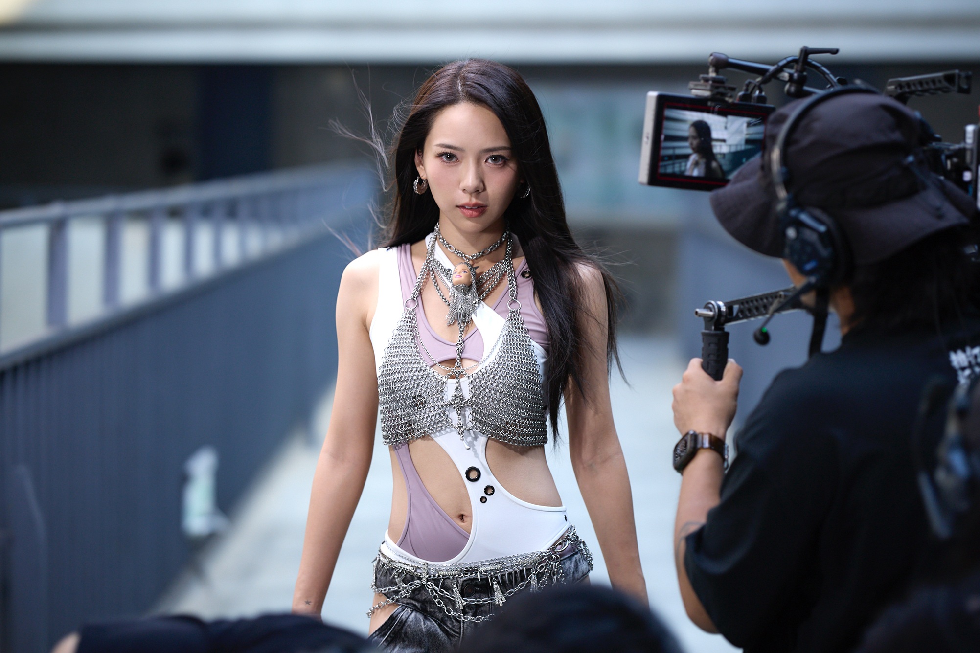 曾蘊帆花3年鏟肉 10 公斤，靠自律維持火辣曲線。（圖／品緁娛樂提供）