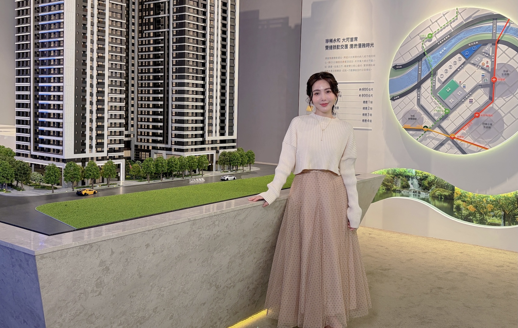 朱琦郁的財經主播形象，介紹房產更有說服力。（圖／朱琦郁提供）