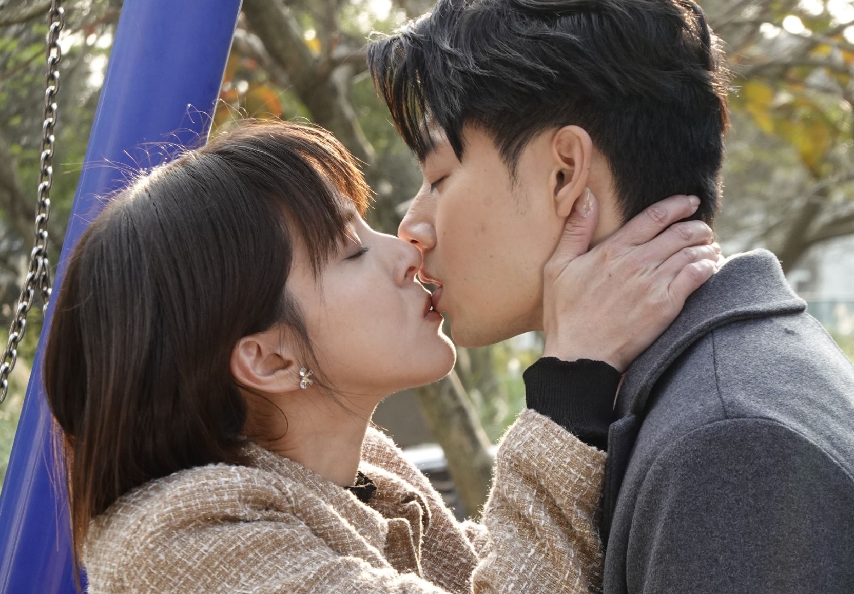 蘇晏霈、羅子惟劇中迎來甜蜜吻戲。(圖/民視提供)