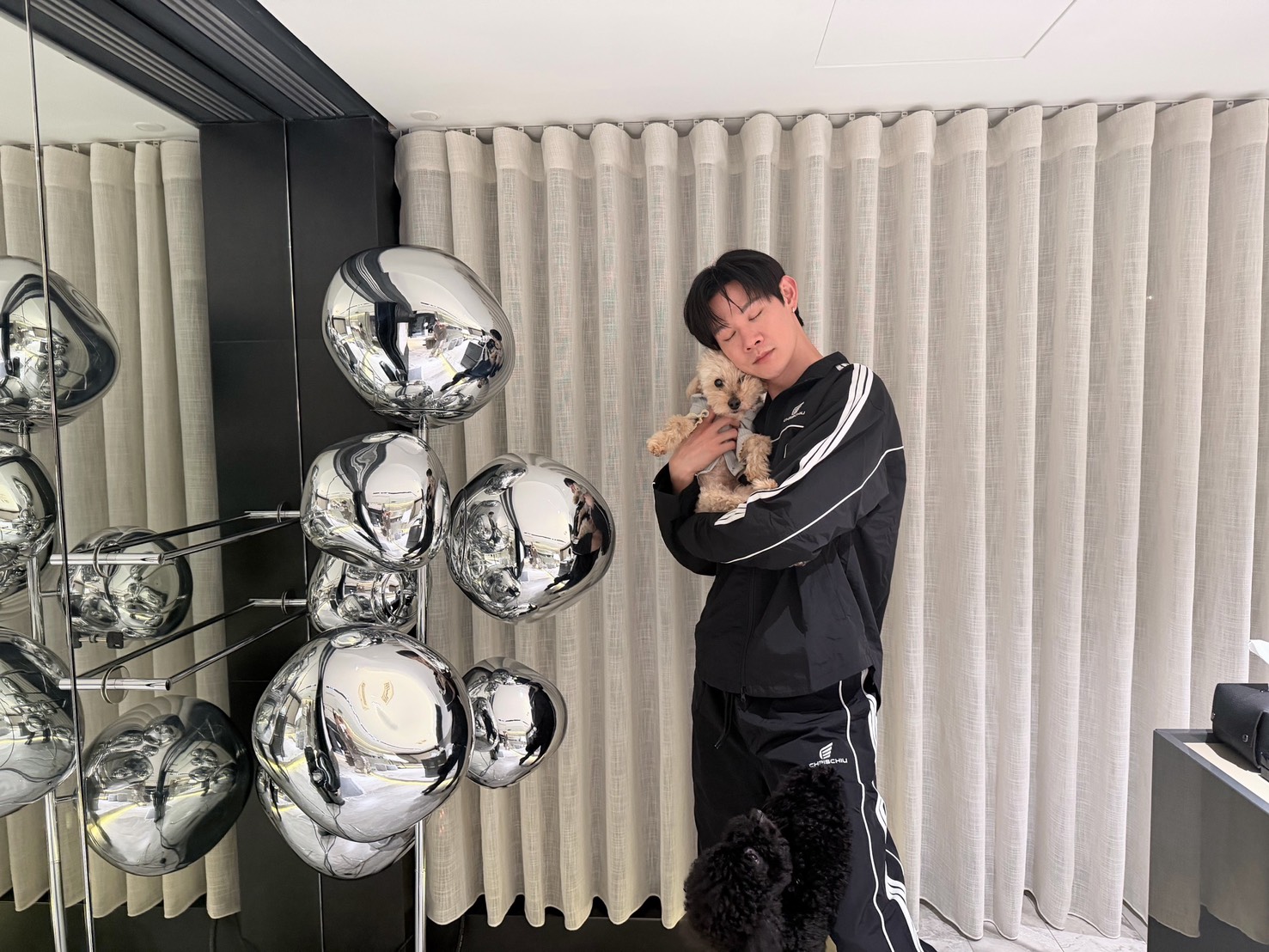 夏和熙的愛犬年前驚傳病危，目前健康狀況正常。（圖／三得利提供）