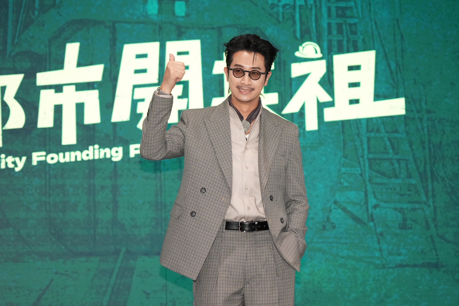 Darren對於好友楊銘威、方志友傳婚變直呼驚訝。(圖/記者陳明中攝)