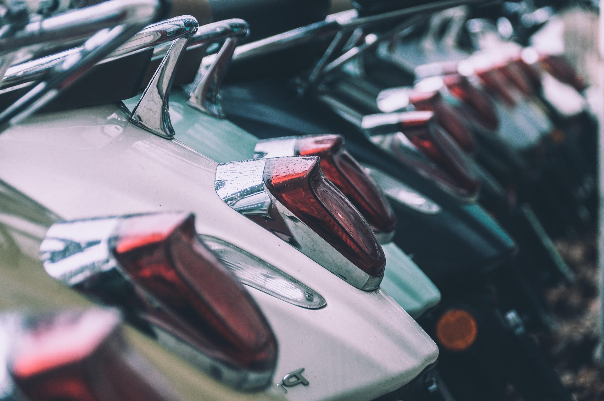 許多人為了增加停車空間，會移動別人的機車，但此舉隱含風險。（示意圖／翻攝自pixabay）