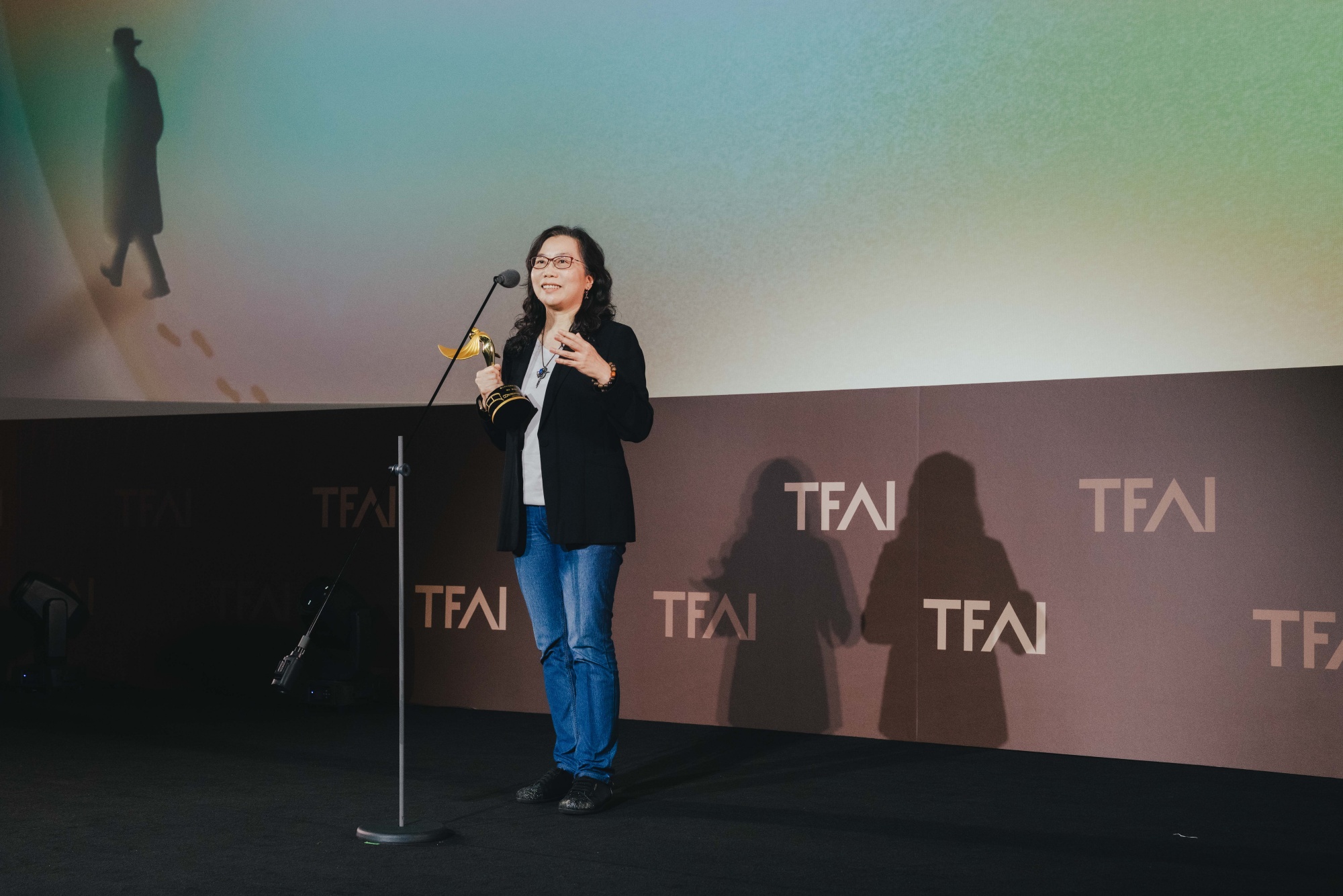 「楊士琪紀念獎」頒給紀錄片導演蕭菊貞。(圖/國家影視聽中心提供)