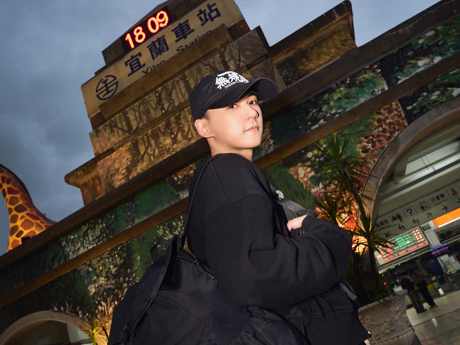 周祖安退伍囉！（圖／索尼音樂提供）