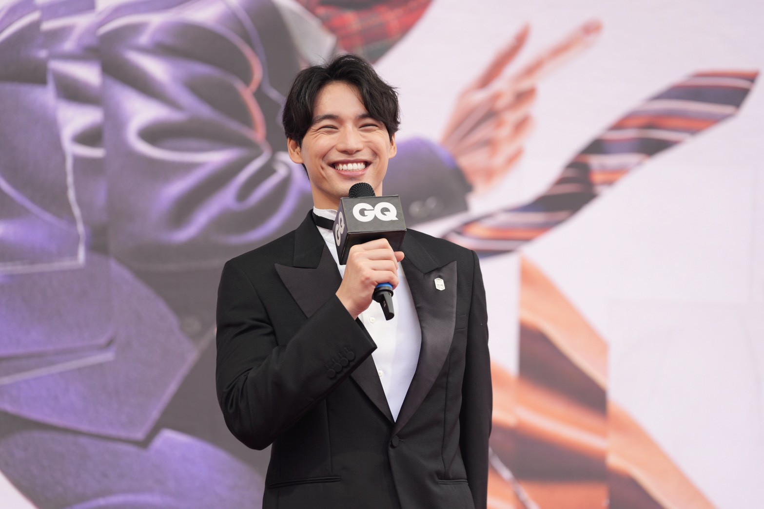 福士蒼汰大秀中文,跟台下粉絲互動揮手。(圖/記者陳明中攝)