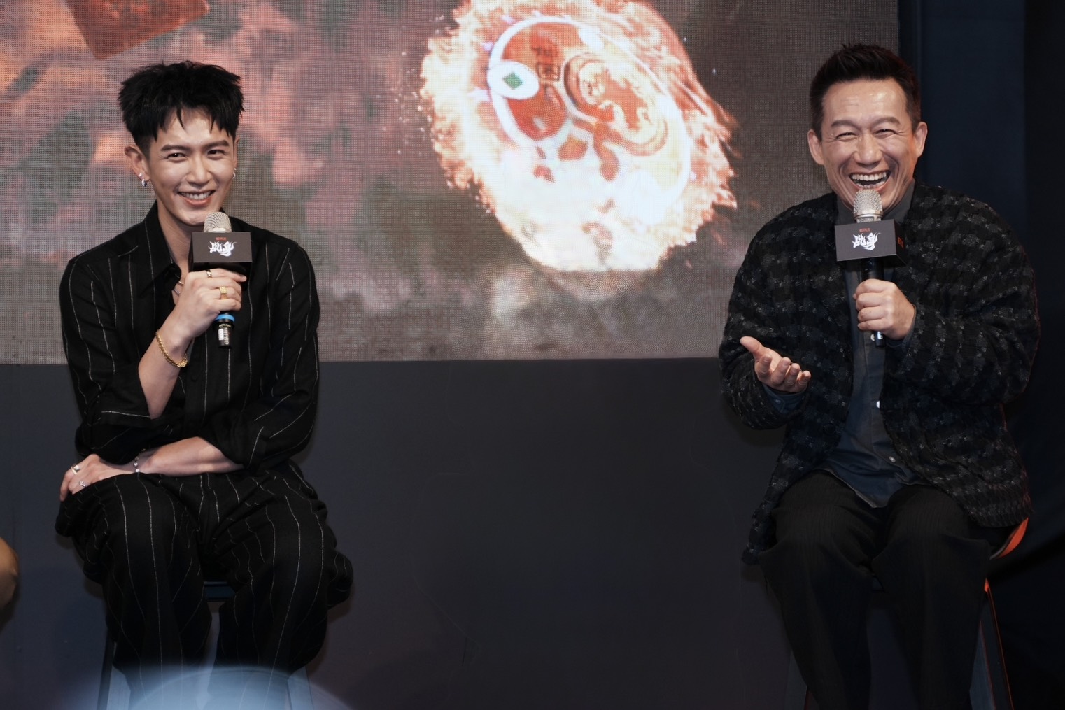 柯震東（左）把郭子乾鼻子打到流血。（圖／記者陳明中攝）