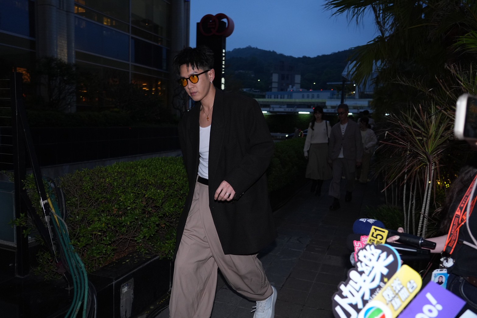 柯震東獨自出席禾浩辰、吳品潔婚禮。(圖/記者許方正攝)