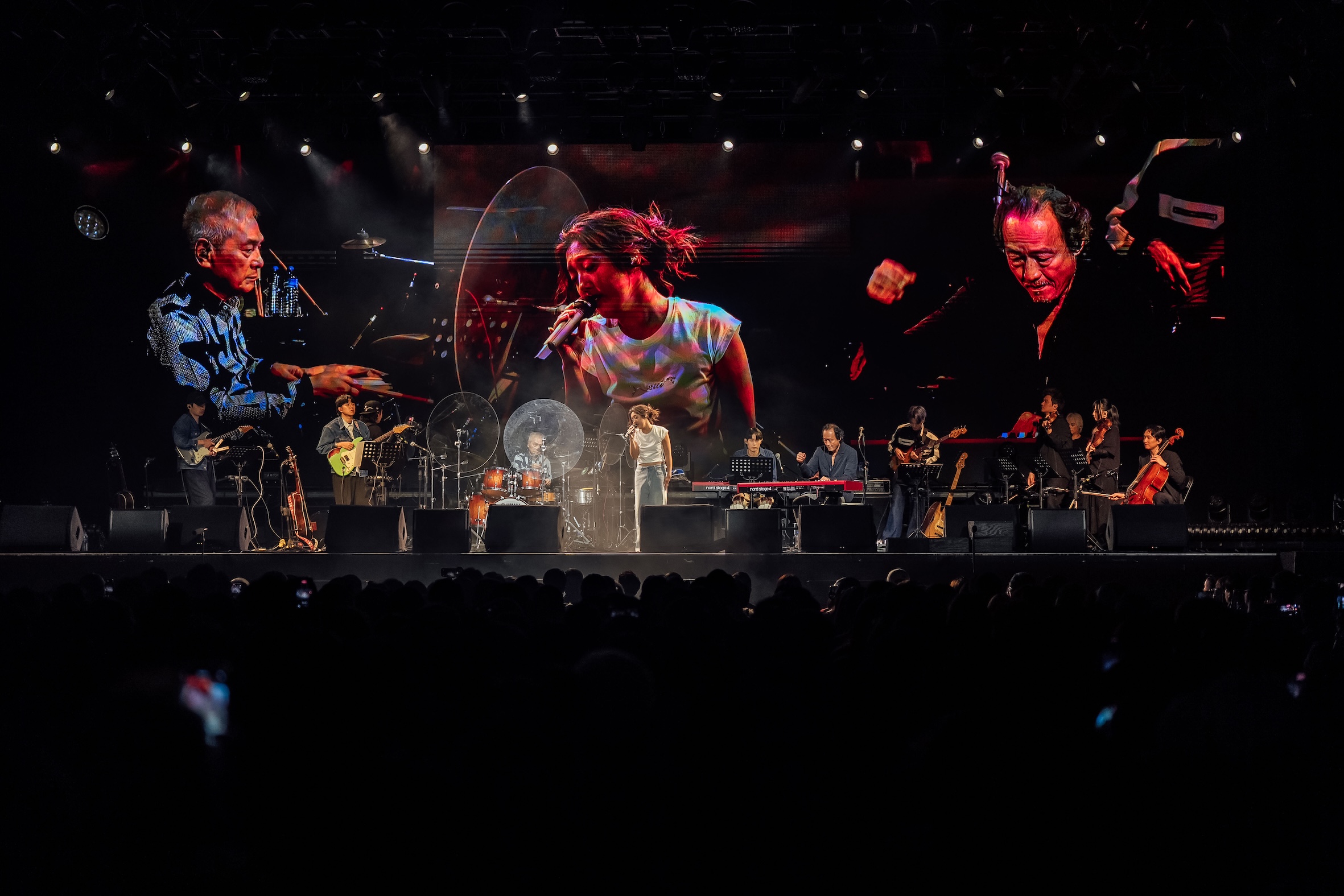 黃瑞豐（左起）、李竺芯、鍾興民同台演出《巷仔內的台南》深具跨時代的意義。（圖／果核音樂玫瑰森林農場提供）