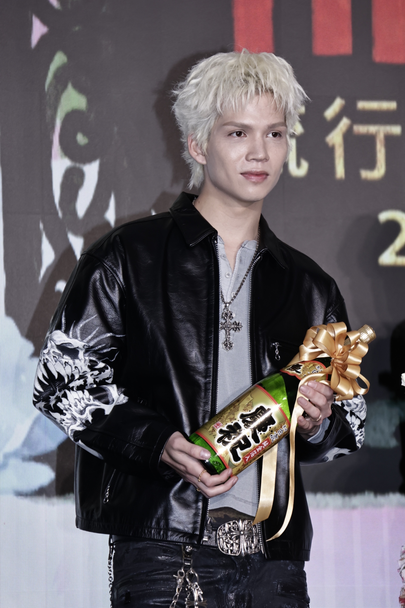 派偉俊展現創作能力。(圖/記者許方正攝)