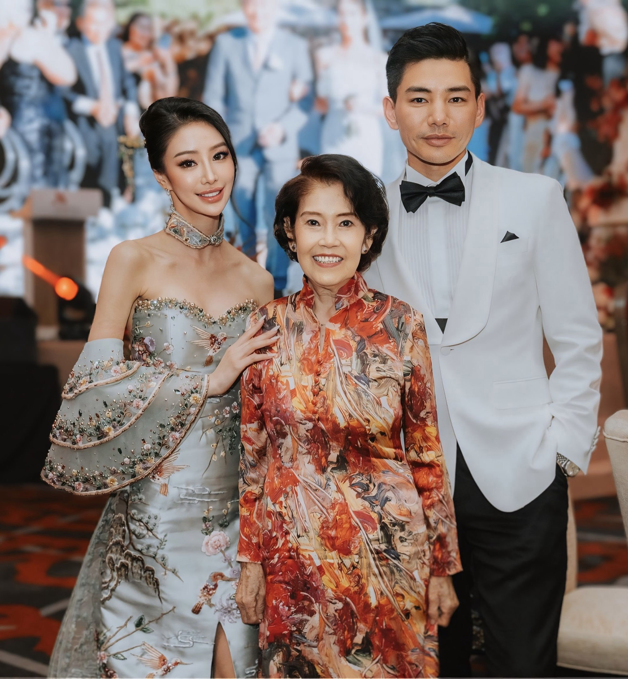 孔令奇老婆陳銘君的姨奶奶孔美群（中）為孔子第七十五代後裔。（圖／孔令奇提供）