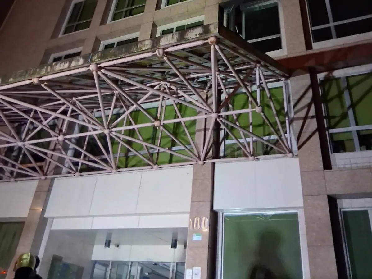 客家電視台凌晨發生火警。(圖/北市消防局提供)