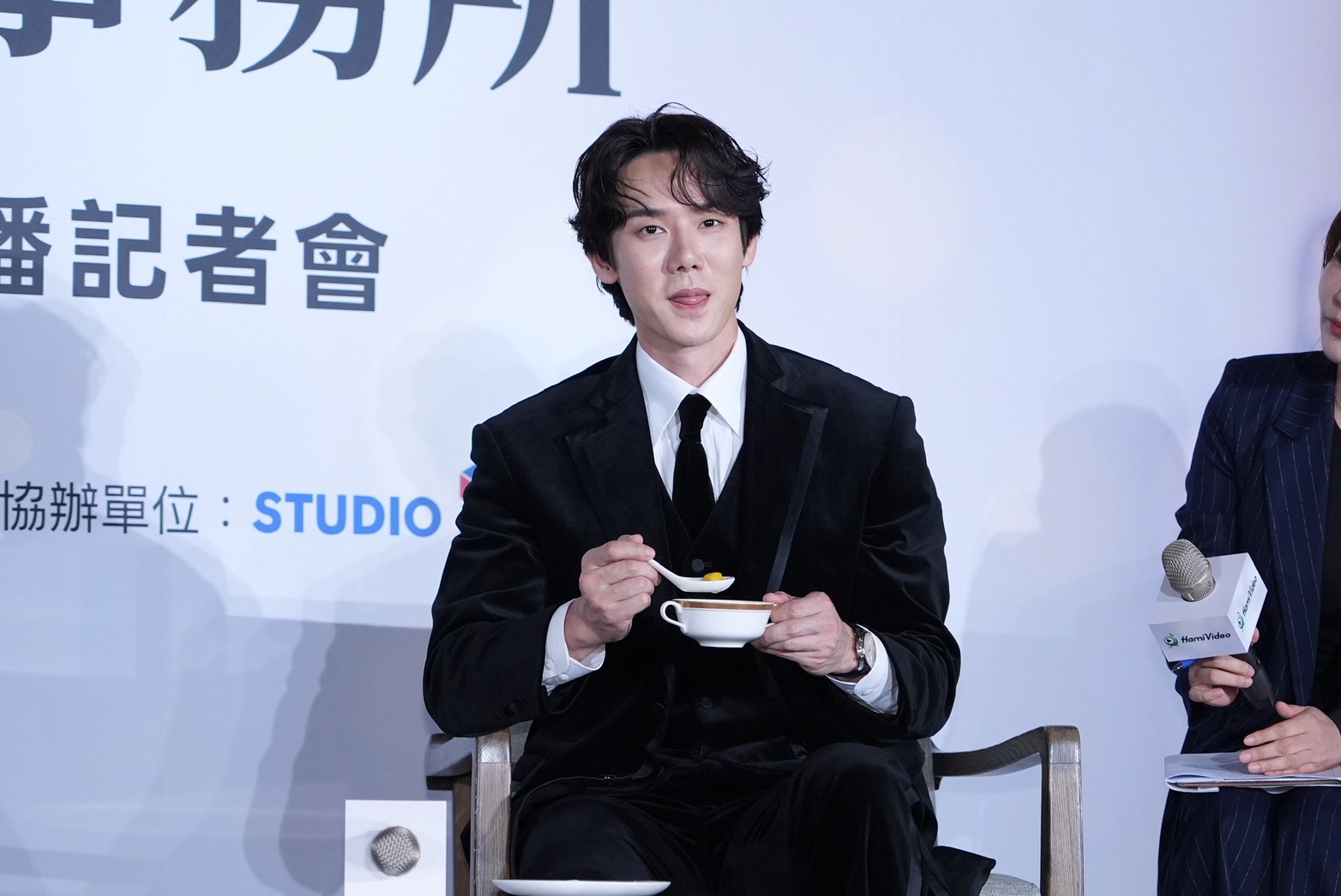 柳演錫來台宣傳吃湯圓。(圖/記者許方正攝)