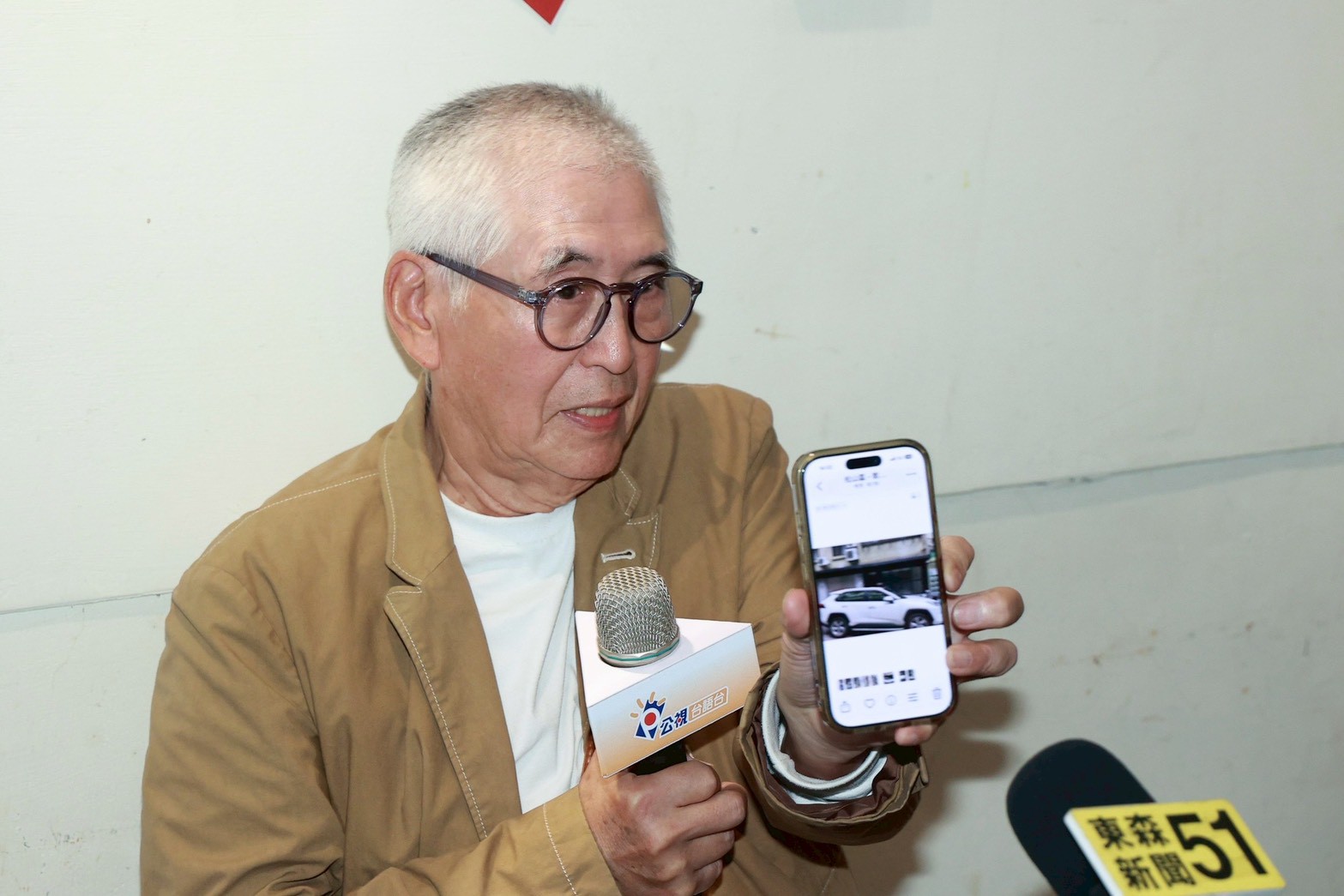 柯一正今天門口又被亂停。（圖／娛樂中心攝）