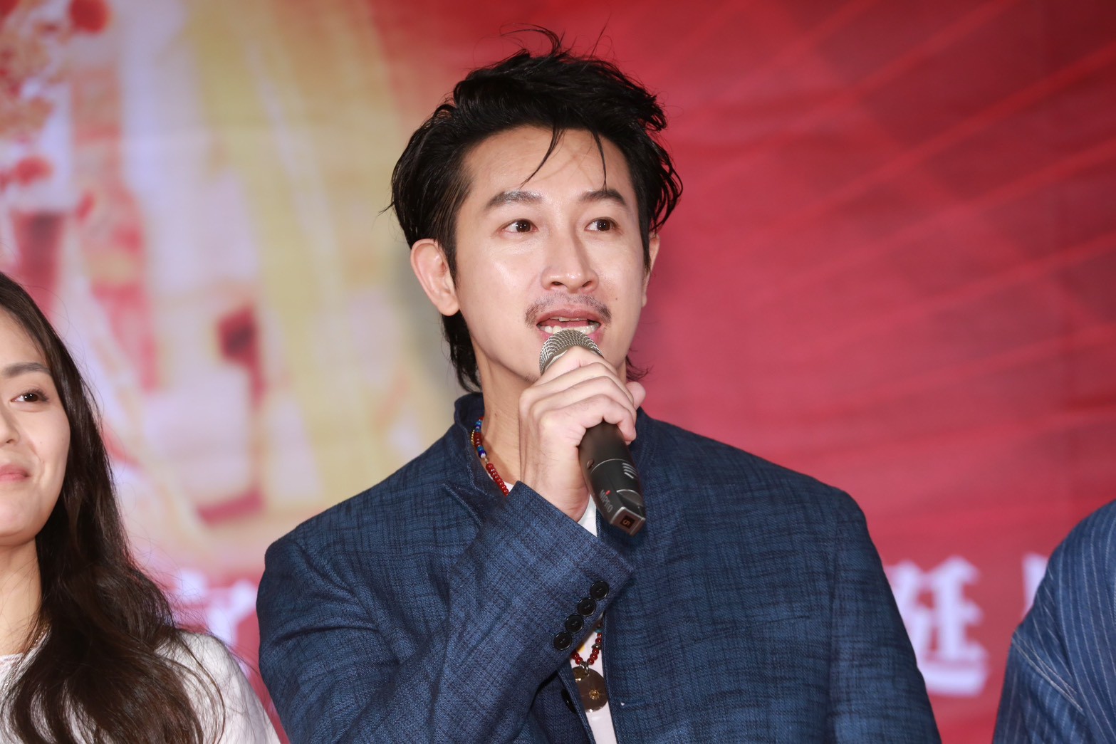 Darren 為了《農曆三月二十三》背大段經文，直呼比演律師還難。（圖／攝影組）