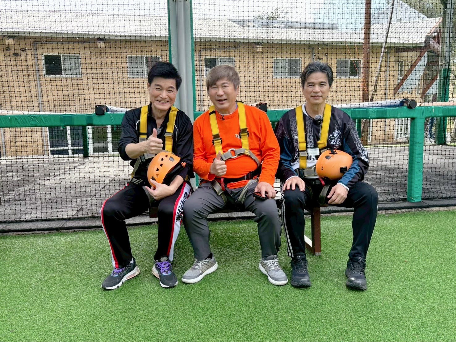 王中皇（左起）、胡瓜、李興文聊起「老兵」日記。（圖／《下面一位》提供）