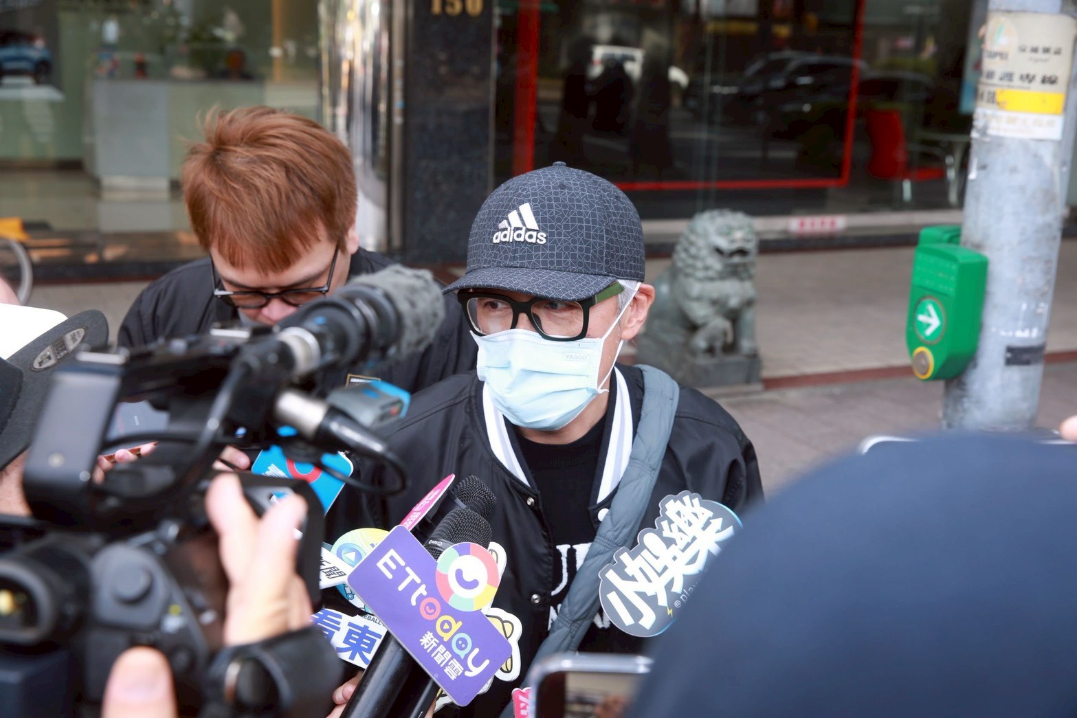 張宇時隔8年現身，到好友袁惟仁靈堂致哀。（圖／記者許方正攝）