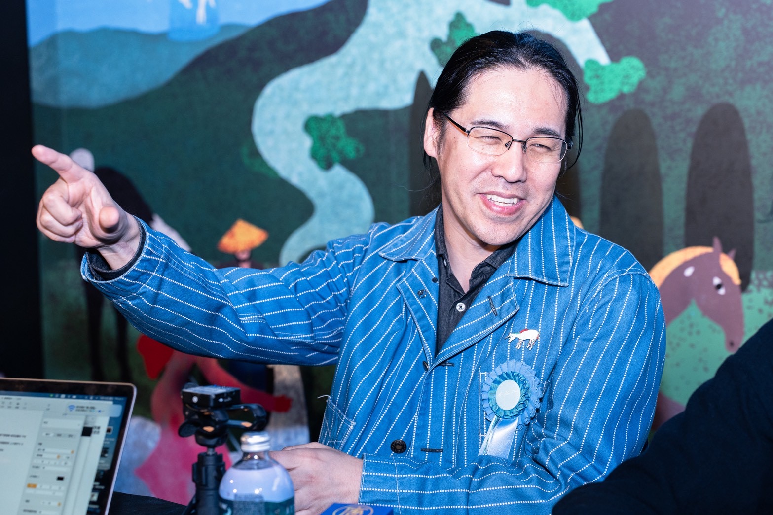 《花綠青綻放之時》導演四宮義俊表示很愛日式建築。（圖／金馬執委會提供）