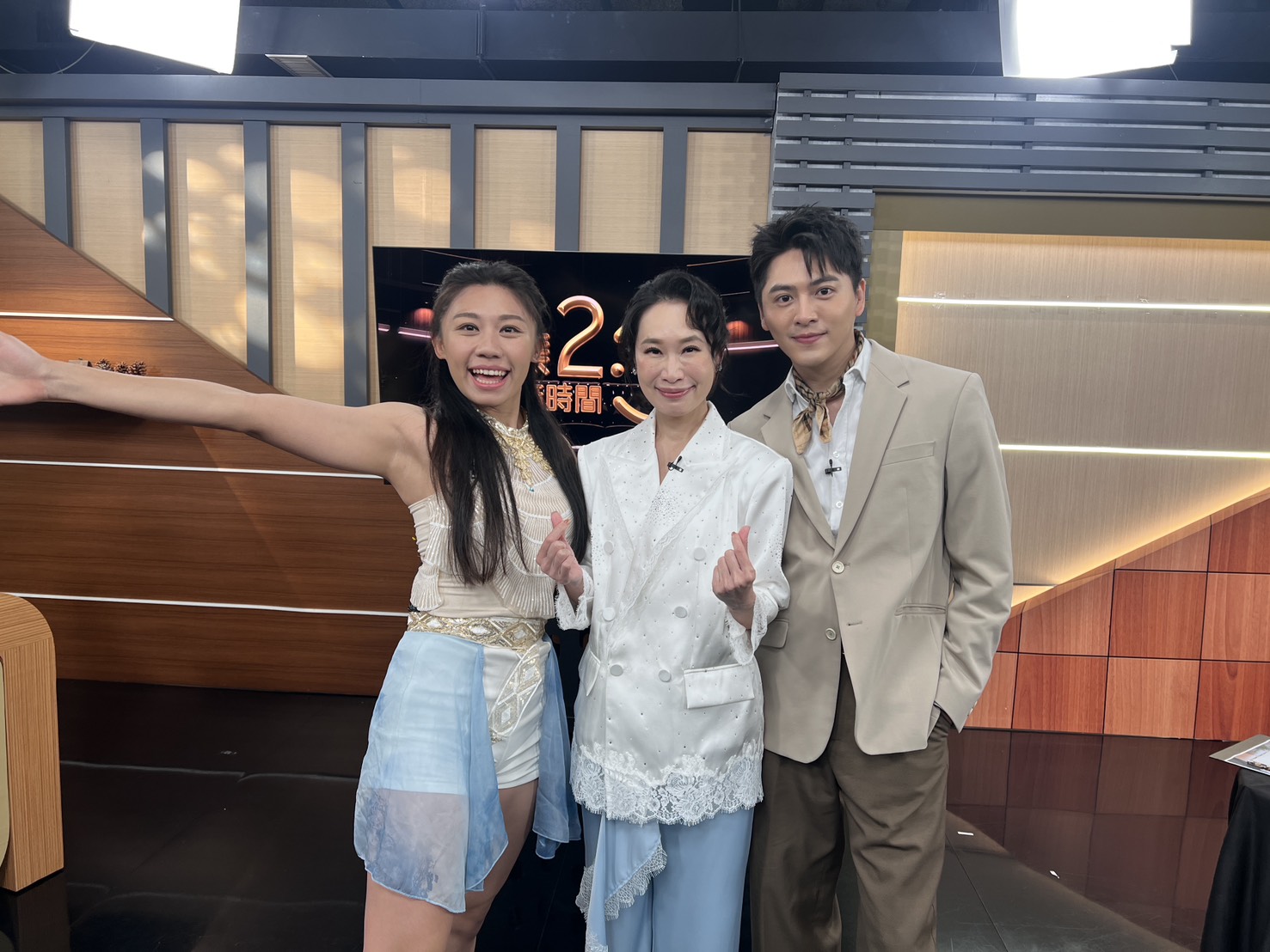 黃新皓、楊立微登上《聚焦2.0》大聊從業心聲。（圖／年代提供）