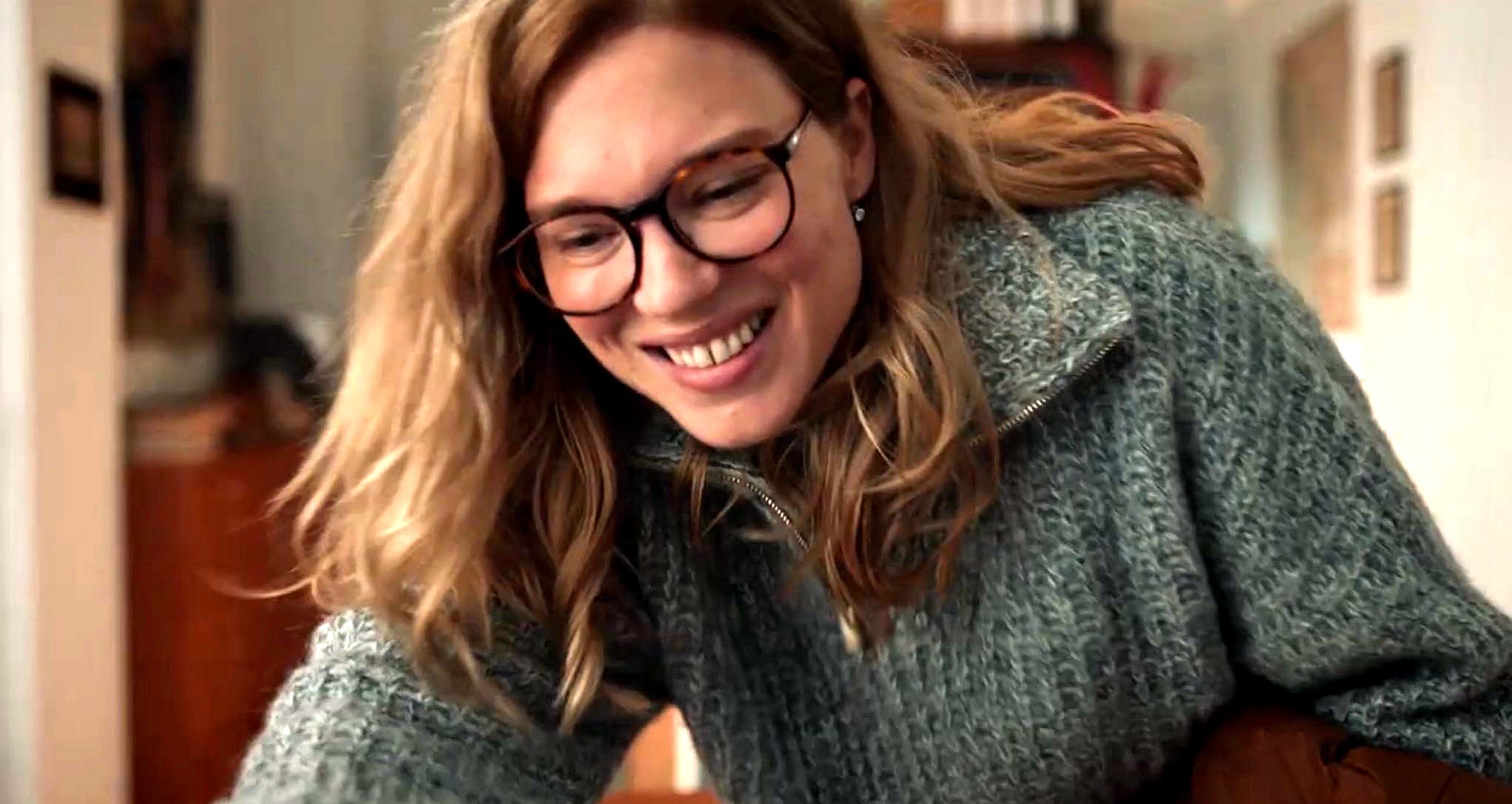 蕾雅瑟杜跟梁朝偉合作《你是不會當樹嗎》。（圖／海鵬提供）