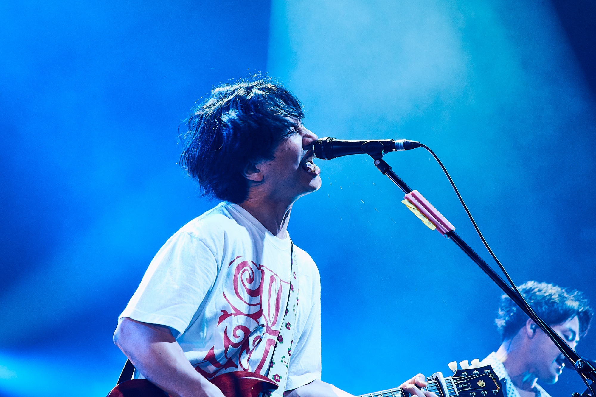通心粉鉛筆主唱Hattori見到台下大合唱，感動到快哭。（圖／Daisuke Sakai提供）