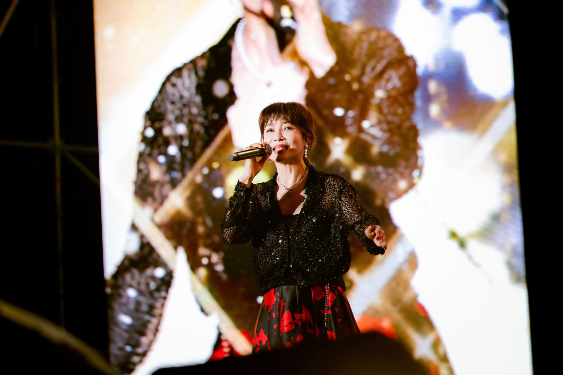 蔡秋鳳難得露天場地開唱。（圖／屏東縣政府提供）