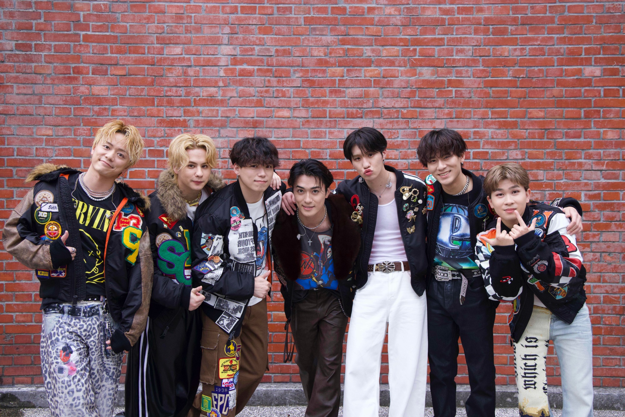 BALLISTIK BOYZ 來台演出，日高龍太（左起）、海沼流星、加納嘉將、砂田將宏、松井利樹、深堀未來、奧田力也。（圖／LDH 愛夢悅提供）